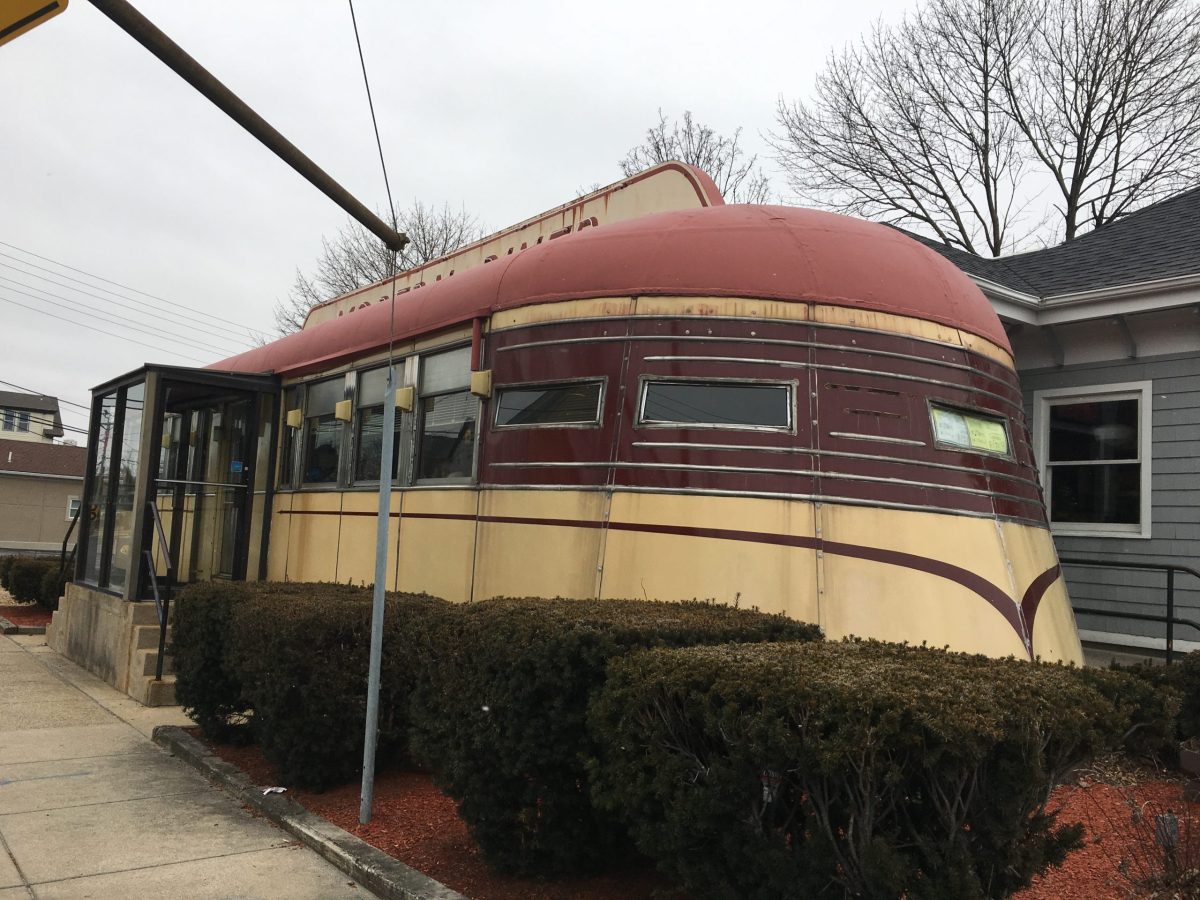The Modern Dinerone of two known surviving Sterling Streamliner diners still in operation, manufactured in 1940 by the John B Judkins Company of Merrimac, Massachusetts.