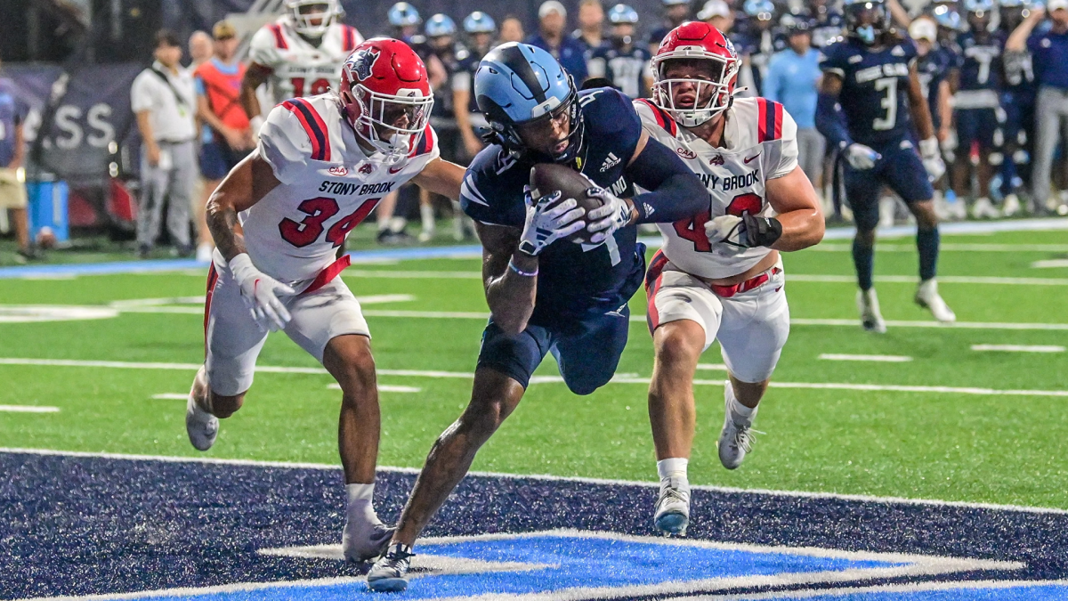 URI's Darius SAvedge catches a 13-yard touchdown pass from Kasim Hill in the first quarter against Stony Brook Sept. 8.