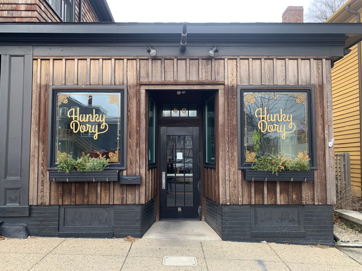 View of Hunky Dory restaurant from the front.